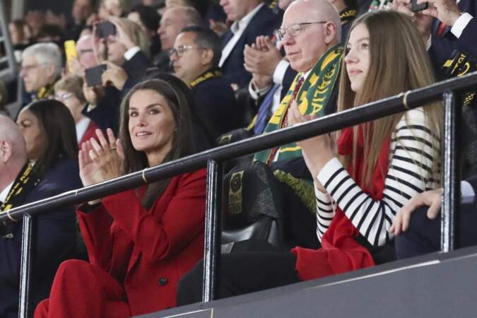 La reine Letizia d'Espagne et sa fille la princesse Sofia assistent à la finale de la Coupe du monde féminine 2023 au Stadium Australia à Sydney