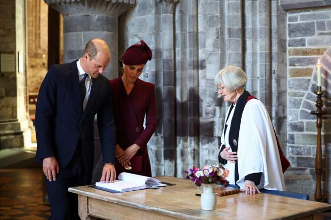 Le prince William et Kate Middleton ont assisté à un service religieux marquant le premier anniversaire de la mort de la reine Elizabeth II à la cathédrale St Davids à Haverfordwest, ce 8 septembre 2023.
