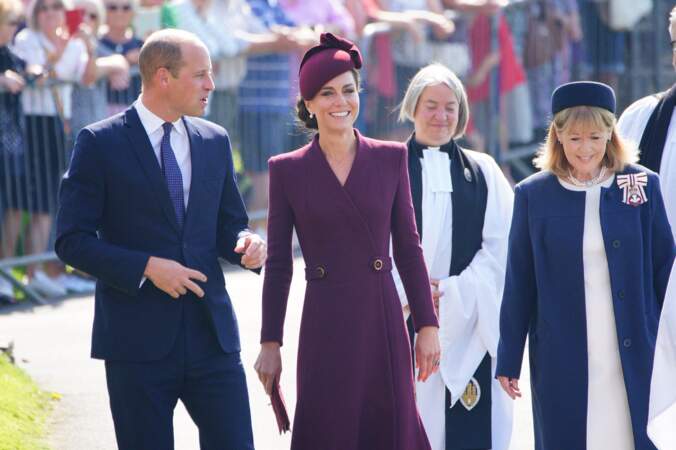 Le prince William et Kate Middleton entourés d'une congrégation pour marquer le premier anniversaire de la mort de la reine Elizabeth II à la cathédrale St Davids à Haverfordwest dans le Pembrokeshire, ce vendredi 8 septembre 2023.
