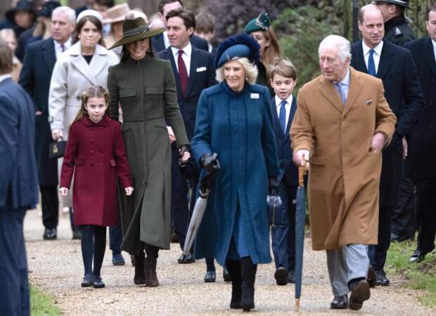 Charles et Camilla, pour leur premier Noël en famille sans la reine d'Angleterre le 25 décembre 2022.