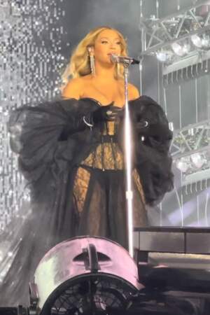 Beyoncé en concert lors de son 42ème anniversaire à Inglewood