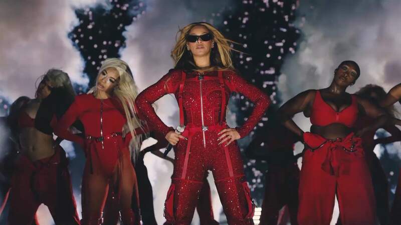 Beyonce en combinaison Off-White lors de son "Renaissance World Tour"