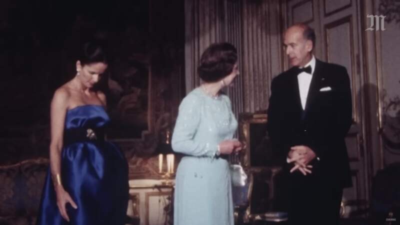 Mai 1972 : Elizabeth II rencontre le couple Giscard d'Estaing lors d'un gala à Versailles