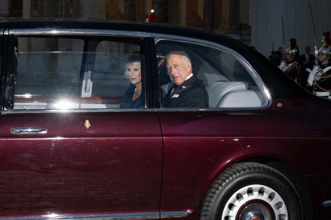 Le roi Charles III et Camilla arrivent au château de Versailles pour le dîner d'État, ce mercredi 20 septembre 2023