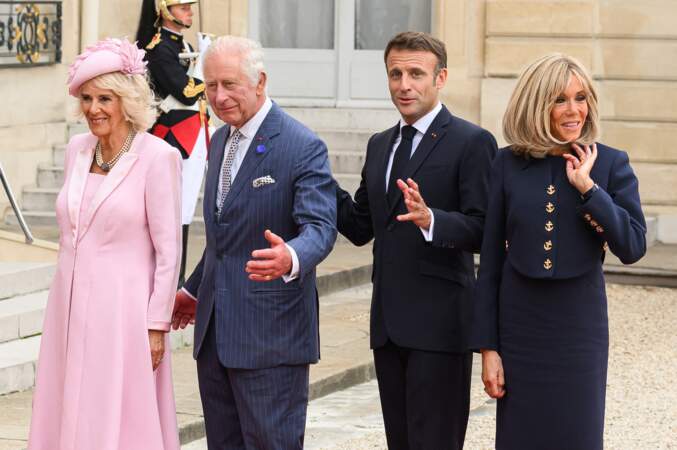La reine Camilla Parker Bowles, le roi Charles III, le président de la République Emmanuel Macron et son épouse Brigitte arrivent au palais de l'Élysée, ce mercredi 20 septembre 2023