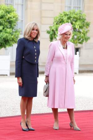 La Première dame Brigitte Macron et la reine Camilla à la sortie de leur entretien au palais de l'Élysée, à Paris, ce mercredi 20 septembre 2023