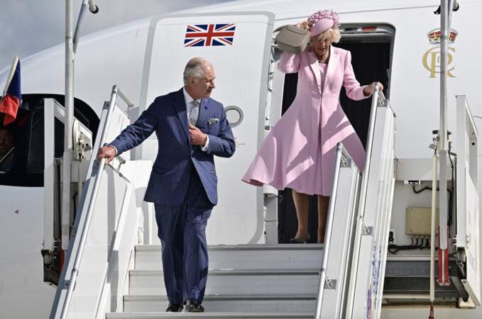 Six mois après le report de leur visite d'État, Charles III et Camilla ont atterri sur le sol français, ce mercredi 20 septembre 2023