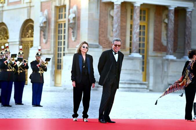 Bettina Rheims et Jean-Michel Darrois arrivent au dîner d'État organisé à Versailles en l'honneur du roi Charles III et Camilla, ce mercredi 20 septembre 2023 