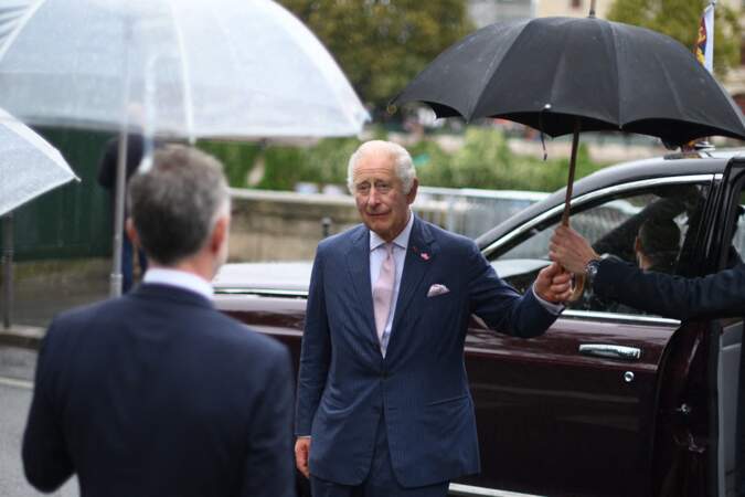Le roi Charles III arrive au marché aux fleurs reine Élizabeth II de Paris, ce jeudi 21 septembre 2023