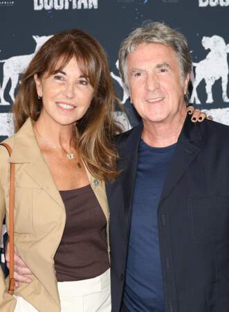 François Cluzet et son épouse Narjiss Slaoui-Falcoz, lors de l'avant-première du film "Dogman" au cinéma UGC Normandie à Paris le 19 septembre 2023.