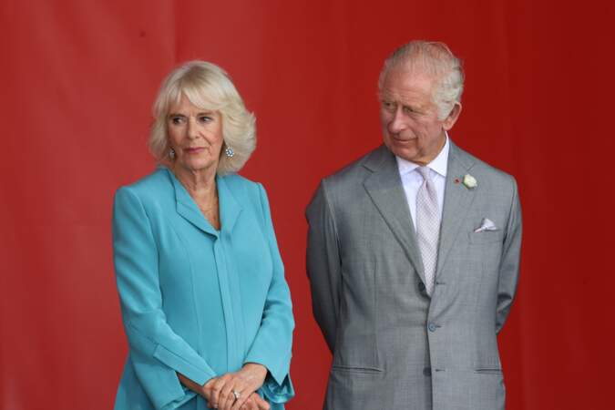 Le roi Charles III d'Angleterre et Camilla Parker Bowles, reine consort d'Angleterre, assistent à une fête en leur honneur sur la place de la Bourse à Bordeaux