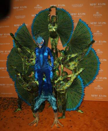 Hedi Klum en costume de paon (Halloween 2023)