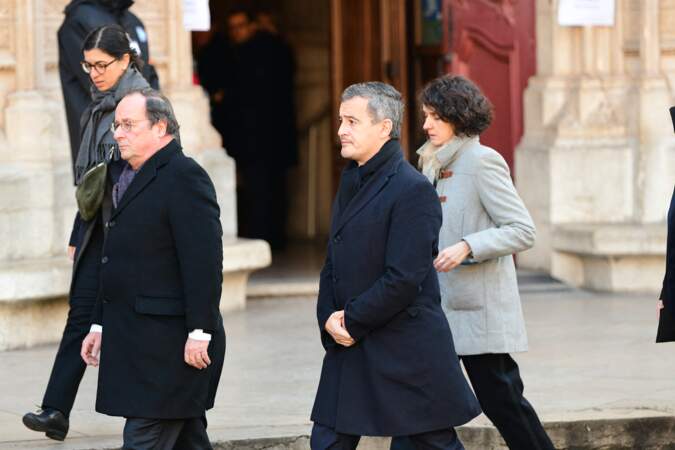 François Hollande suivi de Gérald Darmanin lors des obsèques de Gérard Collomb en la cathédrale Saint-Jean à Lyon le 29 novembre 2023. 