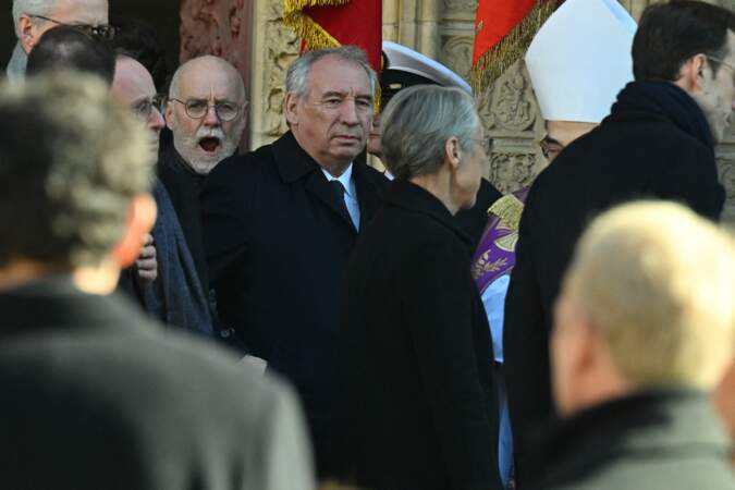 François Bayrou à la sortie des obsèques de Gérard Collomb en la cathédrale Saint-Jean à Lyon le 29 novembre 2023