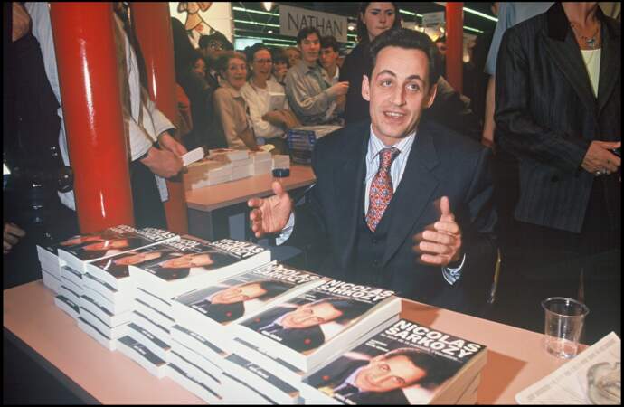Nicolas Sarkozy au Salon du Livre en 1995