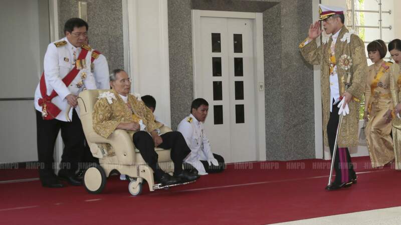 Le roi de Thaïlande est malheureusement décédé quelques mois plus tard