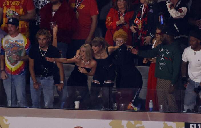 Taylor Swift laisse exploser sa joie dans les tribunes après la victoire de son compagnon Travis Kelce, joueur des Kansas City Chiefs, lors de la finale du Super Bowl à Las Vegas, le dimanche 11 février 2024