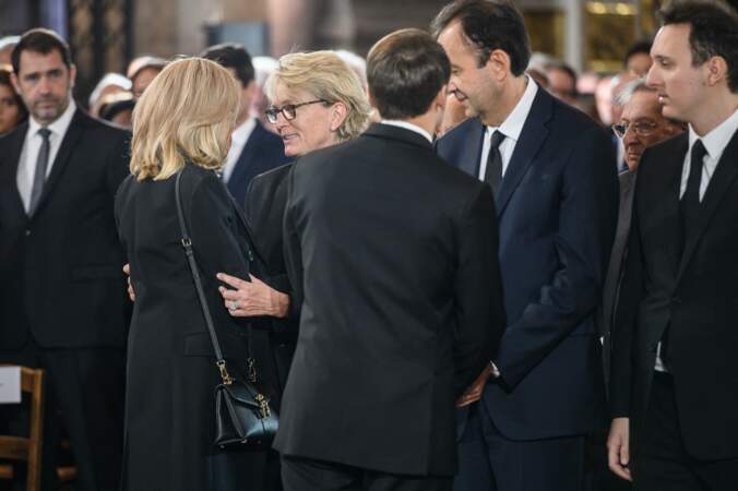 Depuis, Brigitte Macron et Claude Chirac sont restées proches, comme en témoigne cette photo prise au moment des obsèques de Jacques Chirac, en l'église parisienne Saint-Sulpice, le 30 septembre 2019.