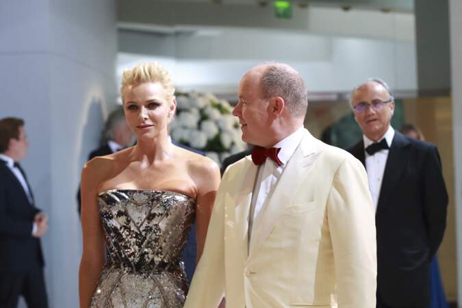Charlène de Monaco et le prince Albert au Gala de la Croix-Rouge monégasque le 28 juillet 2017