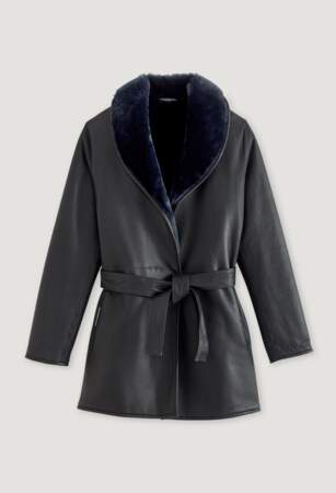 Manteau en peau lainée réversible 100% Agneau, 1046€, Claudie Pierlot 