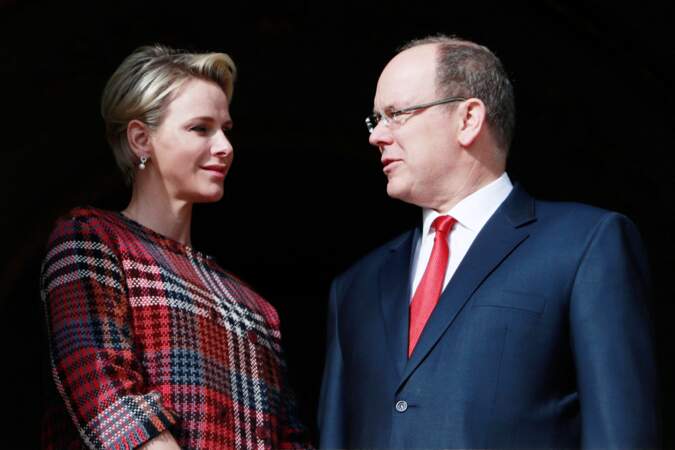 Charlène de Monaco et le prince Albert au balcon du palais le 27 janvier 2018