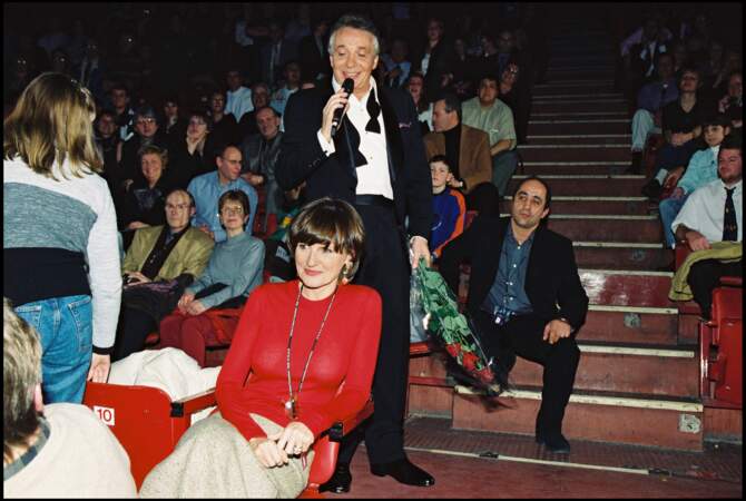 Michel Sardou en concert à Bercy avec sa femme Anne-Marie Périer en 2001