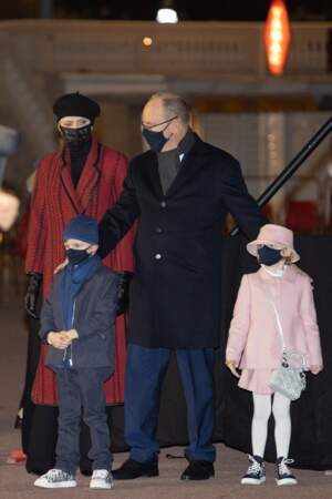 La princesse Charlene, son mari Albert II et leurs enfants durant la célébration de la Sainte Dévote le 26 janvier 2021.