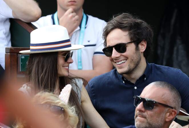 Le chanteur Vianney et sa compagne Catherine Robert  dans les tribunes des internationaux de tennis de Roland Garros à Paris, France, le 3 juin 2018