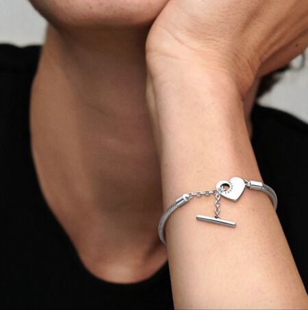 Bracelet Maille Serpent fermoir en T Cœur Pandora Moments, 69,00 €, Pandora