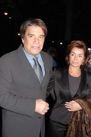 Bernard Tapie et sa femme Dominique à Paris en 2004  