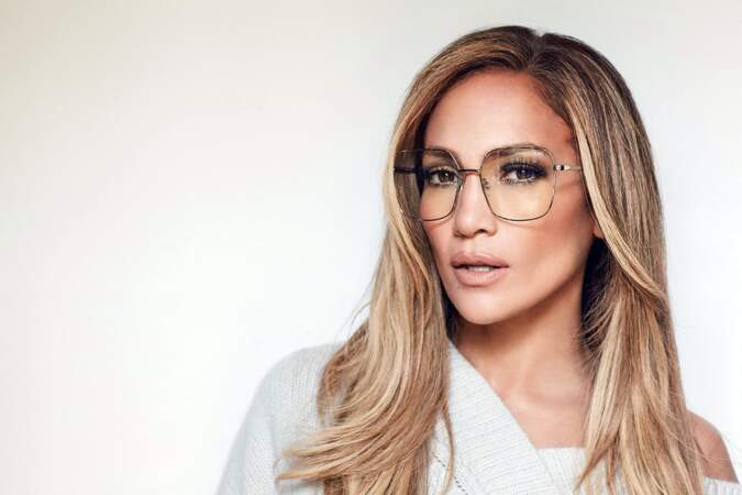Jennifer Lopez : un contouring et des mèches beiges à l'américaine, 