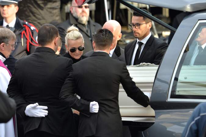 Laeticia Hallyday à l'hommage funéraire rendu à Johnny, en l'église de la Madeleine, à Paris, le 9 décembre 2017