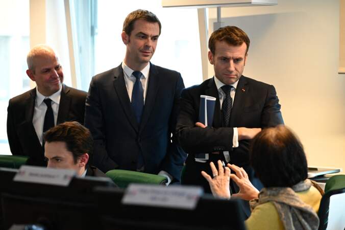 Jérôme Salomon, Olivier Véran et Emmanuel Macron à Paris le 3 mars 2020