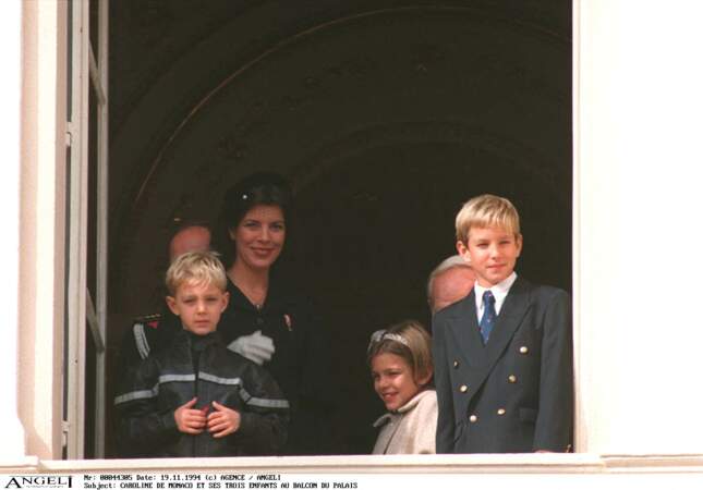 Caroline de Monaco aux côtés d'Andrea, Charlotte et Pierre le 19 novembre 1994