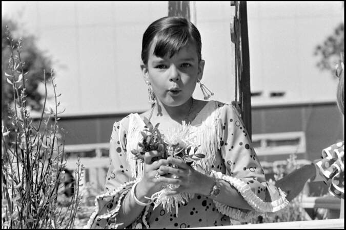 Stéphanie de Monaco, lors d'une fête monégasque en 1973. La jeune princesse a 8 ans. 