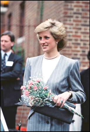 La princesse Diana, lors de la visite d'une maison de retraite en 1989.