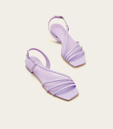Sandales plates en cuir lilas "Zurich", Cosmoparis, 110 euros.