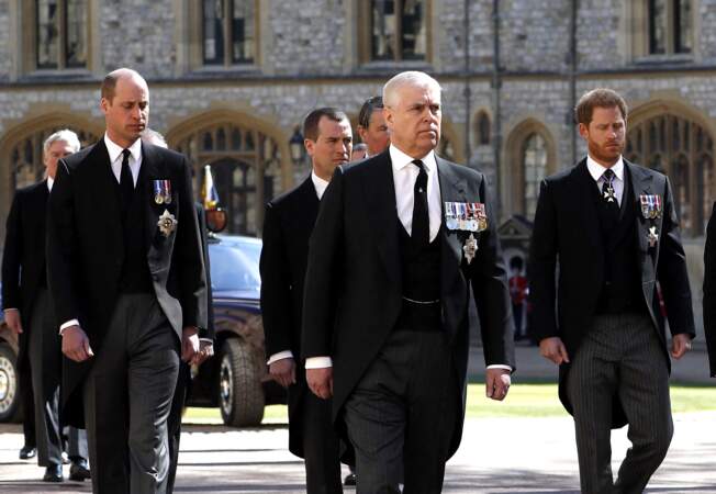 Le prince William, le prince Andrew, Peter Phillips et le prince Harry aux obsèques du prince Philip