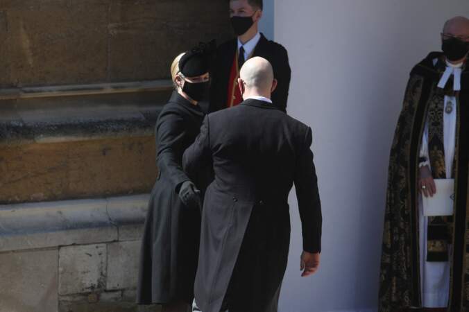 Zara Phillips et Mike Tindall à l'entrée du château de Windsor