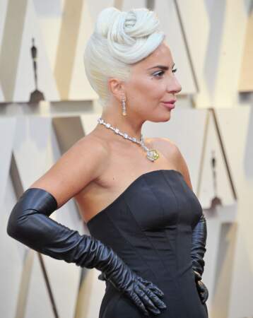 Lady Gaga et son chignon banane platine, aux Oscars 2019