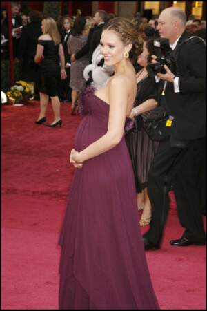 Jessica Alba et son chignon tressé aux Oscars 2008