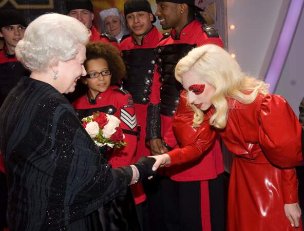 Elizabeth II et Lady Gaga