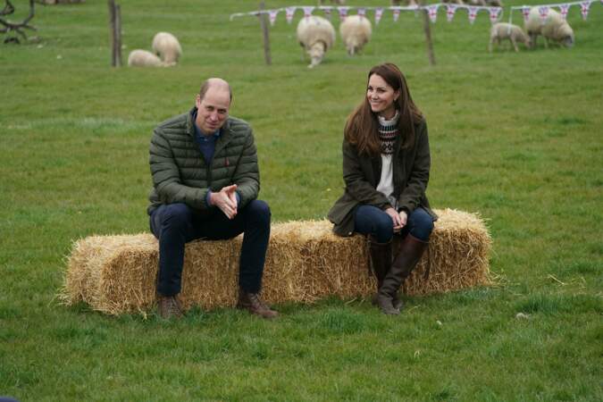 Kate Middleton et William : première visite officielle depuis les obsèques du prince Philip, dans une ferme à Durham, le 27 avril 2021
