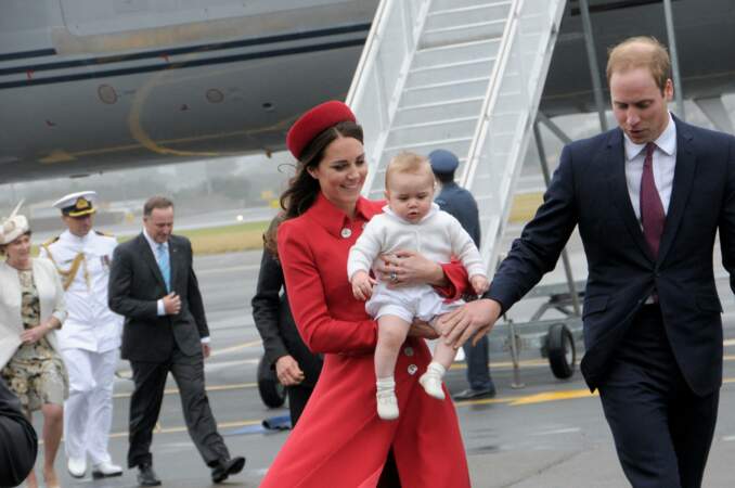 Le prince William, Kate Middleton et le prince George arrivent à l'aéroport à Wellington en Nouvelle-Zélande, le 7 avril 2014. 