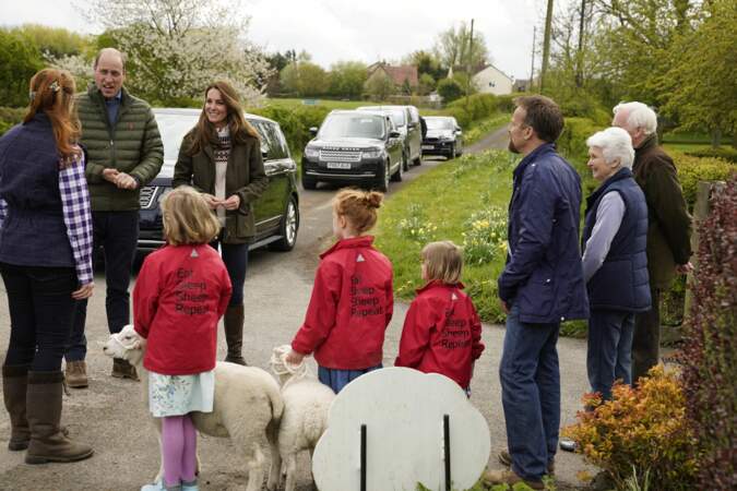 Les Cambridge, Kate Middleton et le prince William rendent visite à une ferme à Durham, le 27 avril 2021