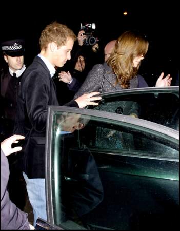 Le prince William et Kate Middleton sortant de discothèque le 5 janvier 2007