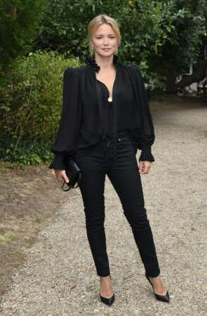 Virginie Efira en total look noir et paire d'escarpins à talons,  le 30 août 2020.