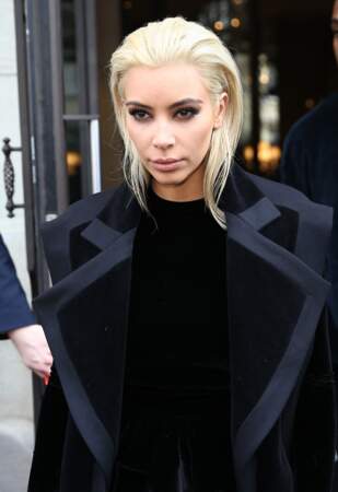Kim Kardashian blonde platine en 2015