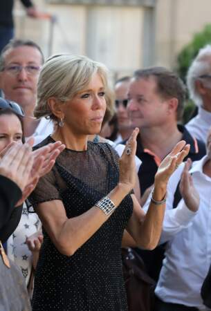 L'épouse du président de la République Brigitte Macron adepte des manchettes Les Georgettes