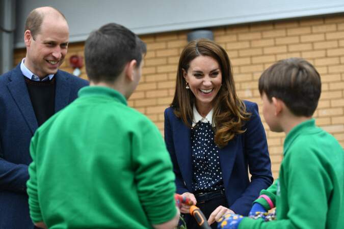 Kate et William ont beaucoup échangé avec les enfants présents.